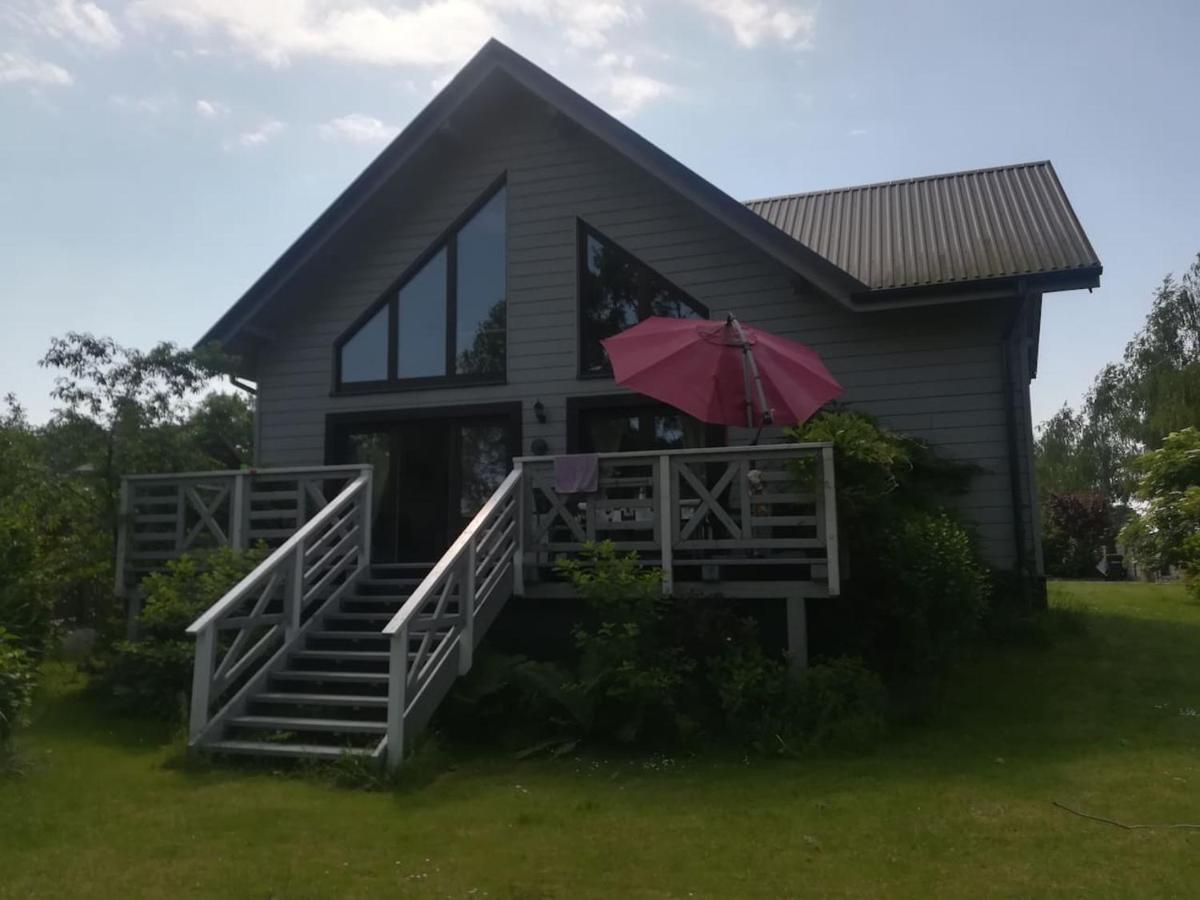 Dom Z Ogrodem Villa Laka  Buitenkant foto