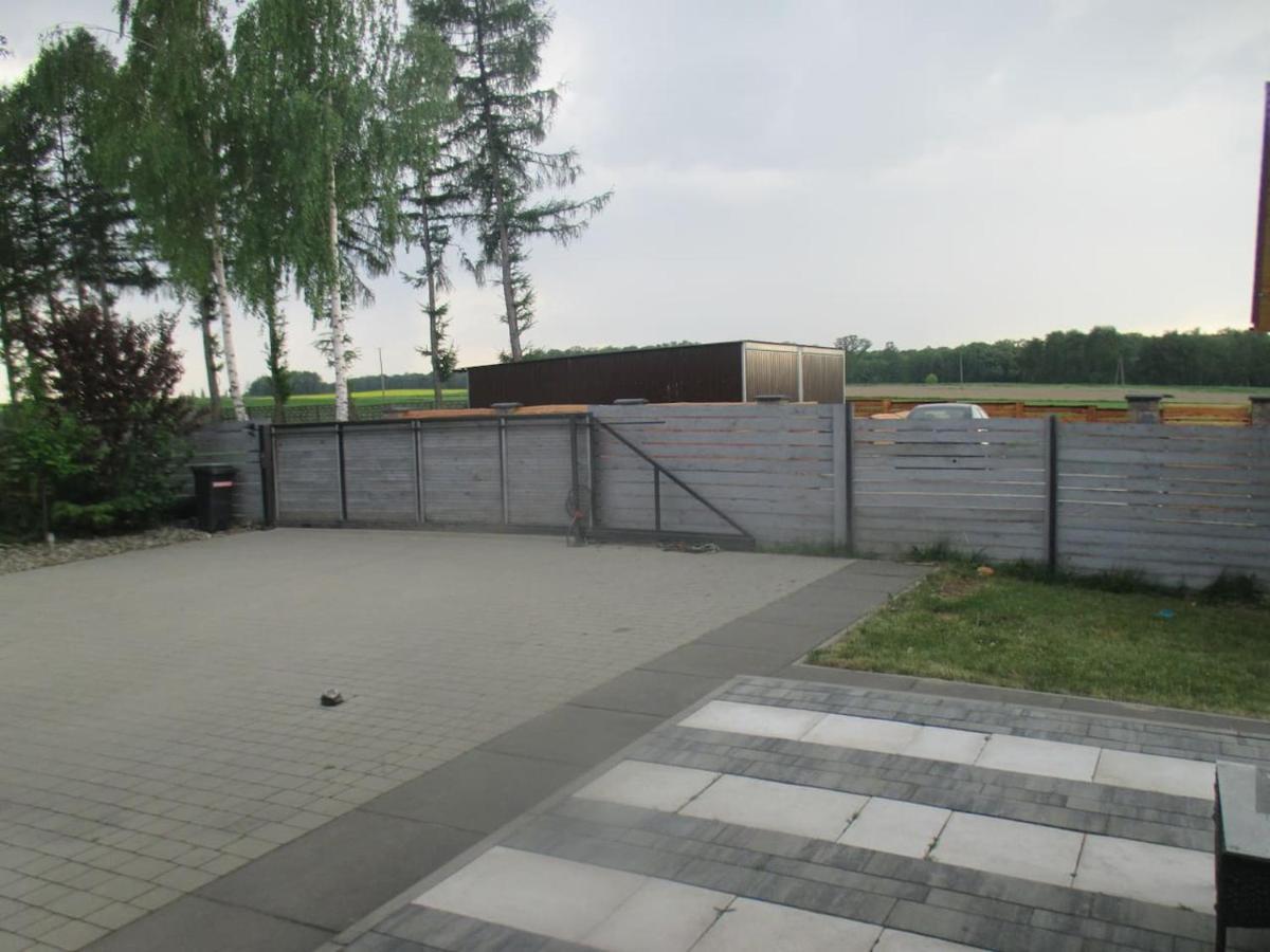 Dom Z Ogrodem Villa Laka  Buitenkant foto